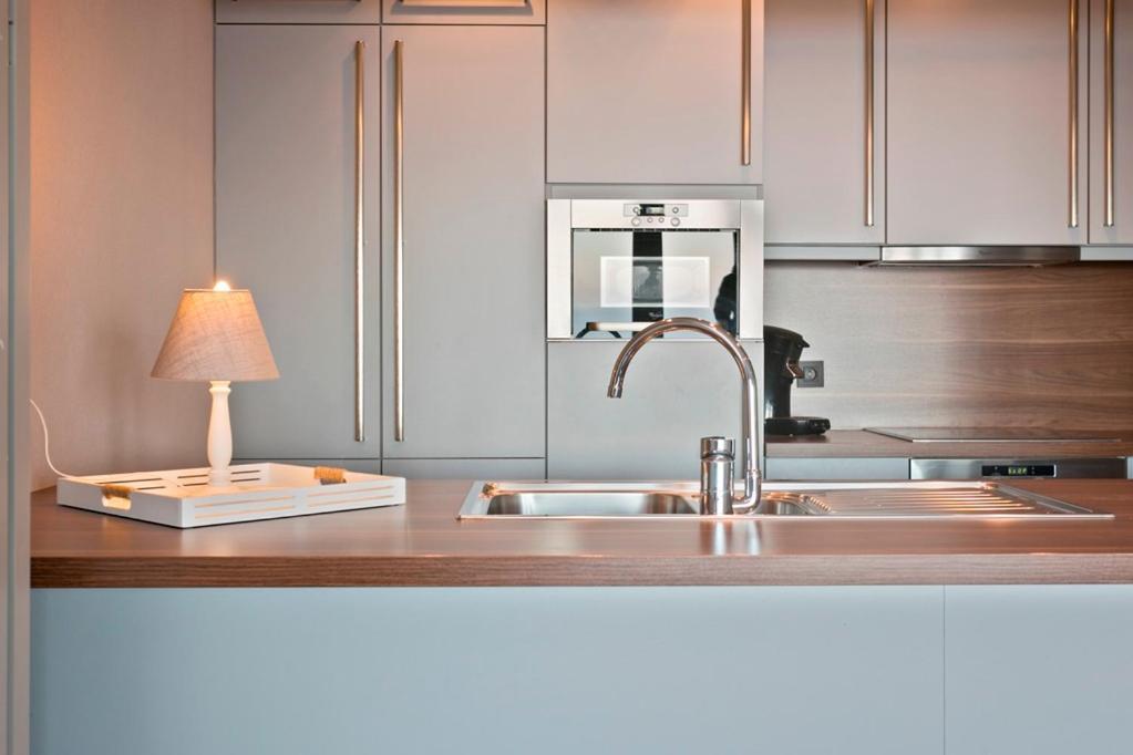 Apartamento Montezuma Luxe Studio Met Frontaal Zeezicht Zonder Aparte Slaapkamer Ostende Exterior foto