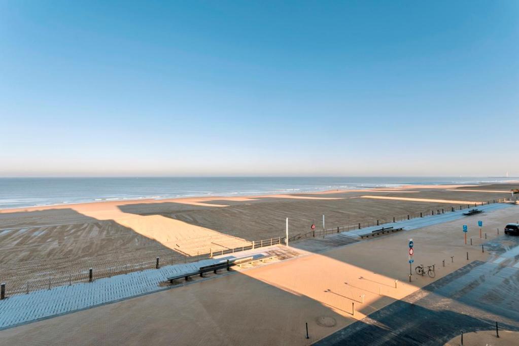 Apartamento Montezuma Luxe Studio Met Frontaal Zeezicht Zonder Aparte Slaapkamer Ostende Exterior foto